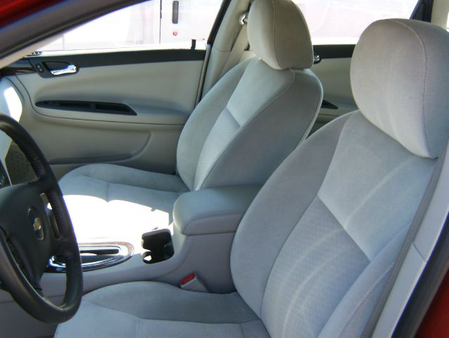 2013 Chevrolet Impala 2dr Reg Cab 140.5 4WD ST