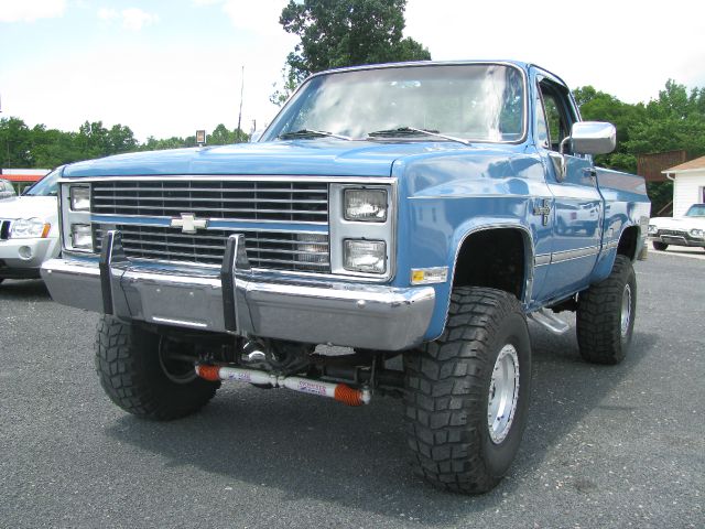 1983 Chevrolet K10 4WD 4dr AT