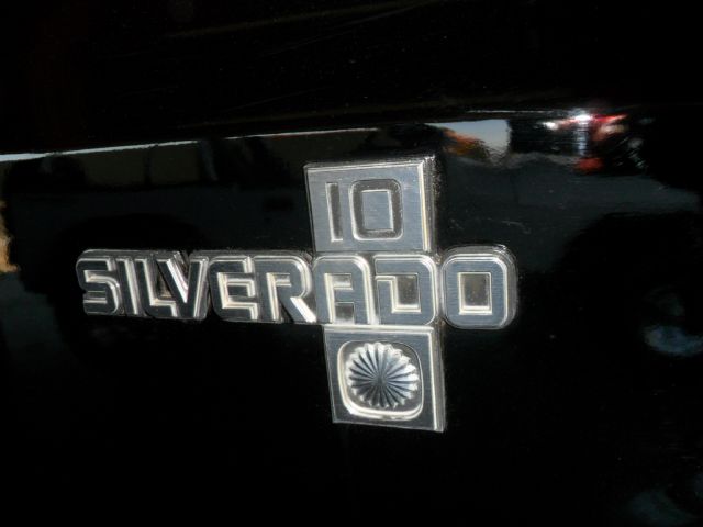 1984 Chevrolet K10 4WD 4dr AT