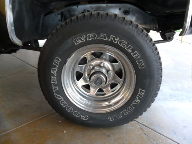 1984 Chevrolet K10 4WD 4dr AT