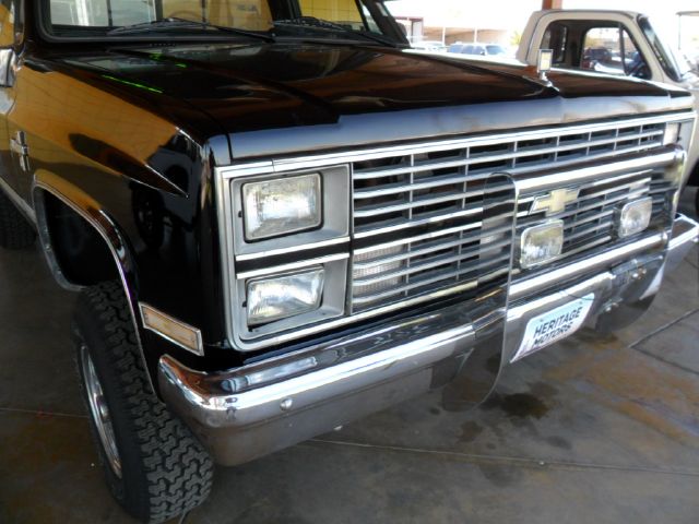 1984 Chevrolet K10 4WD 4dr AT