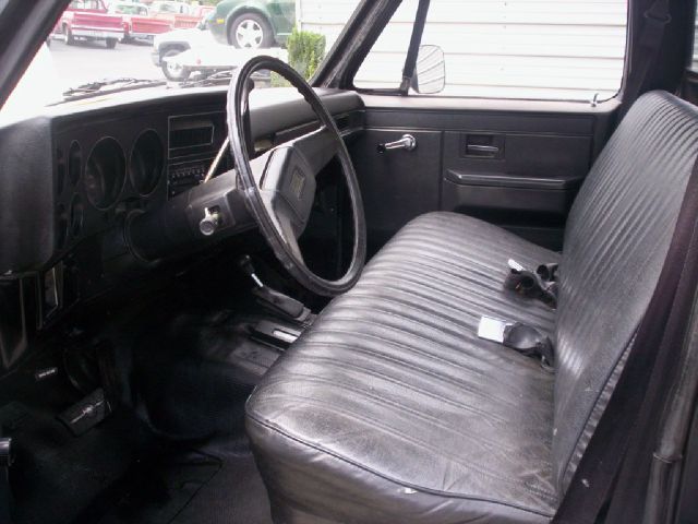 1986 Chevrolet K10 4WD 4dr AT