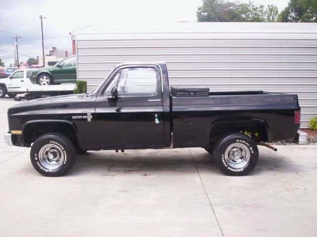 1986 Chevrolet K10 4WD 4dr AT