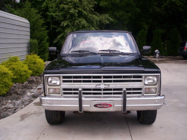 1986 Chevrolet K10 4WD 4dr AT