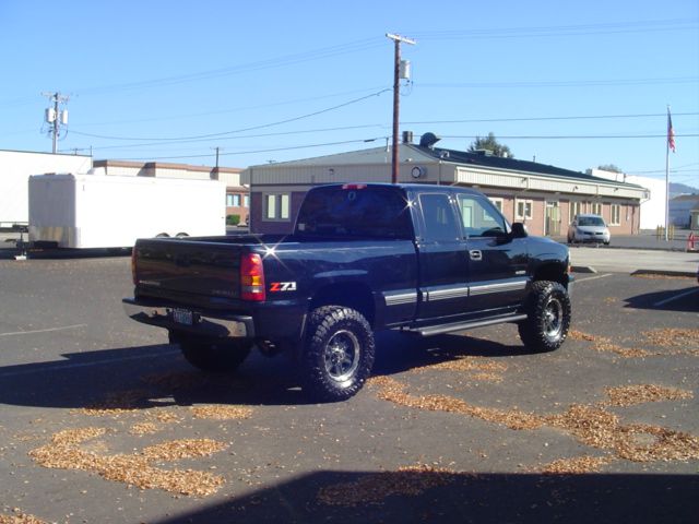 2001 Chevrolet K1500 LS Sunroof Leather