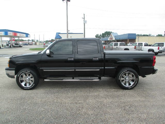 2004 Chevrolet K1500 4dr Sdn 3.0L Luxury 4matic AWD