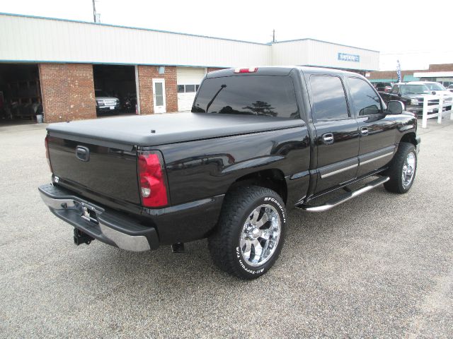 2004 Chevrolet K1500 4dr Sdn 3.0L Luxury 4matic AWD