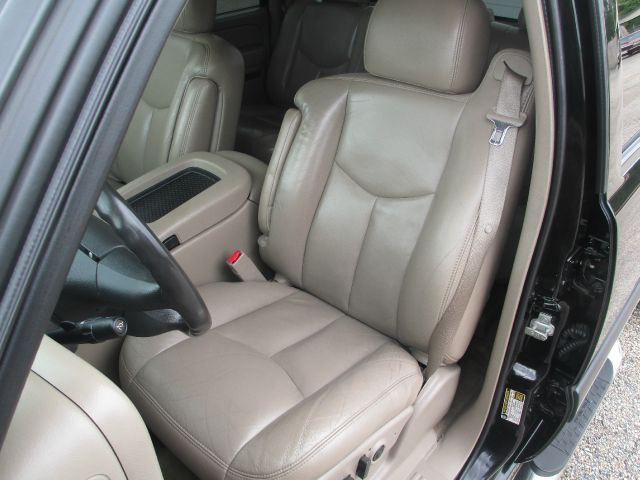 2004 Chevrolet K1500 4dr Sdn 3.0L Luxury 4matic AWD