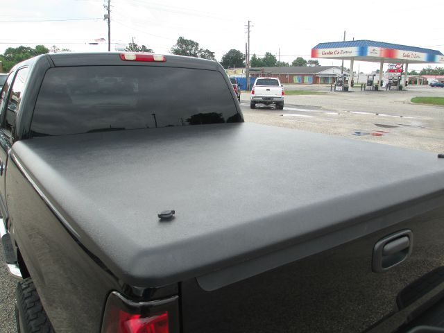 2004 Chevrolet K1500 4dr Sdn 3.0L Luxury 4matic AWD