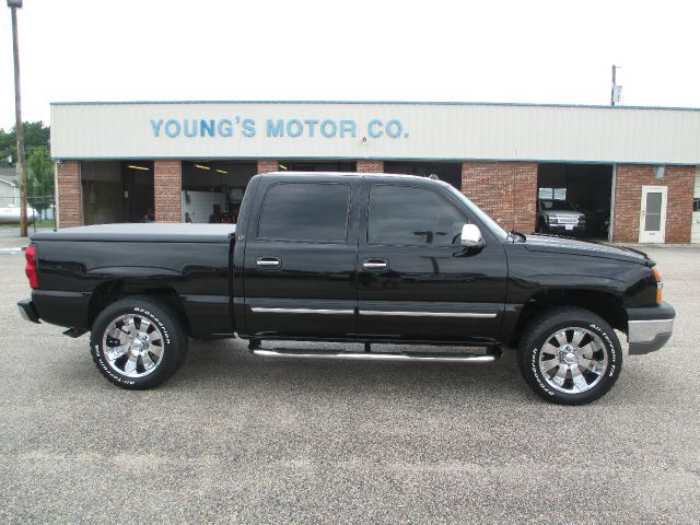 2004 Chevrolet K1500 4dr Sdn 3.0L Luxury 4matic AWD