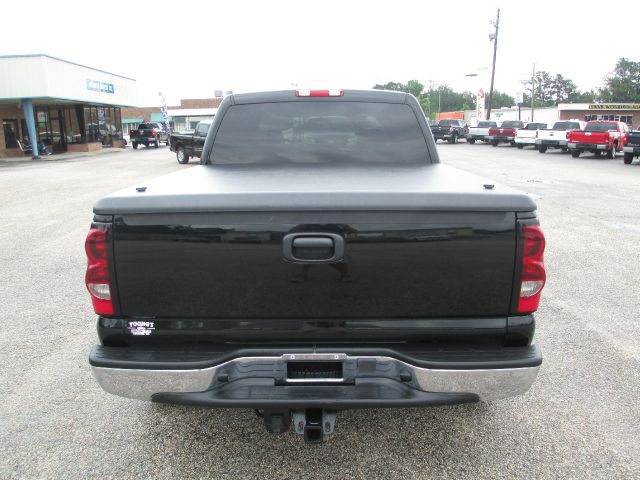 2004 Chevrolet K1500 4dr Sdn 3.0L Luxury 4matic AWD