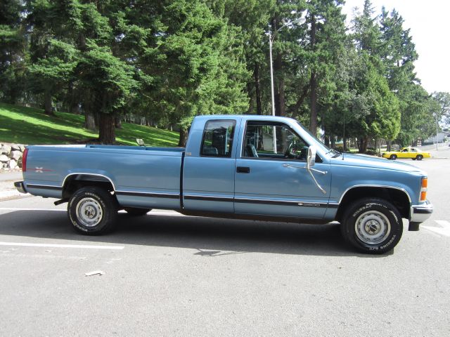 1988 Chevrolet K2500 4D Crew Cab Truck