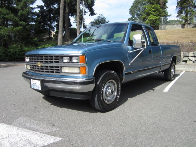 1988 Chevrolet K2500 4D Crew Cab Truck