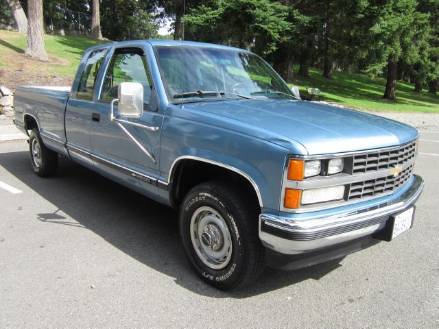1988 Chevrolet K2500 4D Crew Cab Truck
