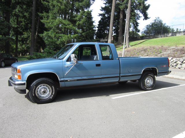 1988 Chevrolet K2500 4D Crew Cab Truck