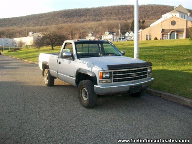 1990 Chevrolet K2500 4WD 4dr V6 SR5 (natl)