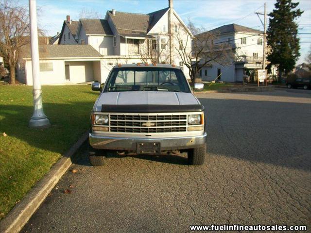 1990 Chevrolet K2500 4WD 4dr V6 SR5 (natl)