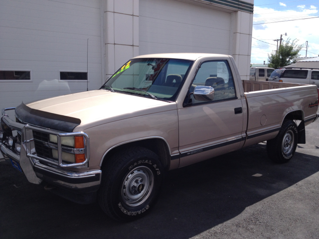1992 Chevrolet K2500 4WD 4dr V6 SR5 (natl)