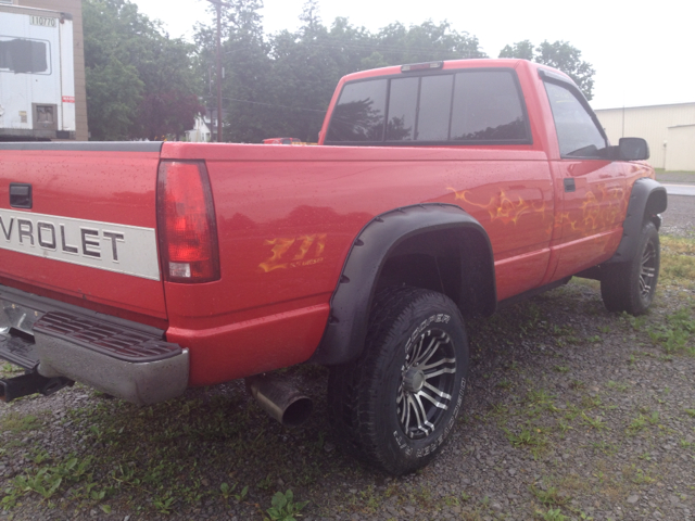 1995 Chevrolet K2500 4WD 4dr V6 SR5 (natl)