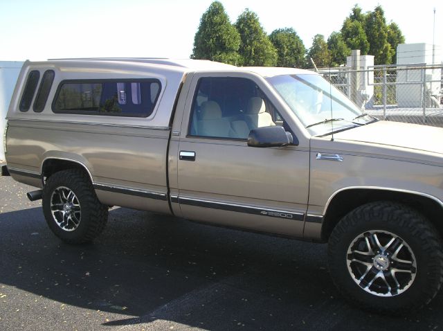 1995 Chevrolet K2500 LT Sedan 4D