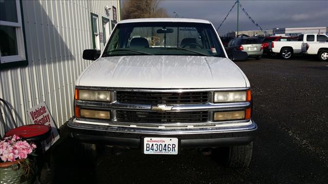 1998 Chevrolet K2500 4D Crew Cab Truck