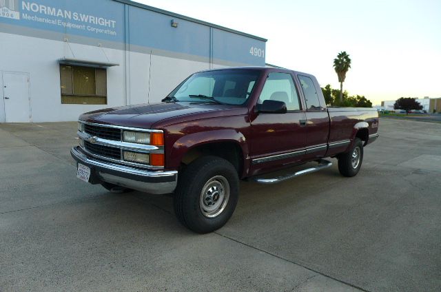 1998 Chevrolet K2500 4D Crew Cab Truck