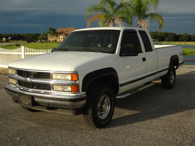 1998 Chevrolet K2500 4D Crew Cab Truck