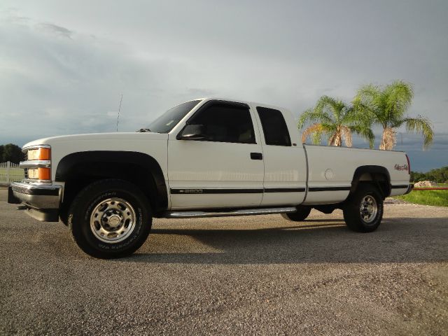 1998 Chevrolet K2500 4D Crew Cab Truck
