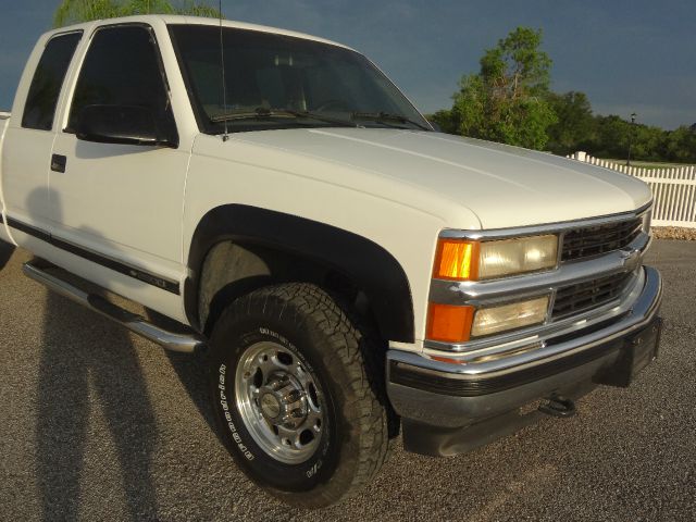 1998 Chevrolet K2500 4D Crew Cab Truck