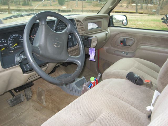 1998 Chevrolet K2500 4D Crew Cab Truck