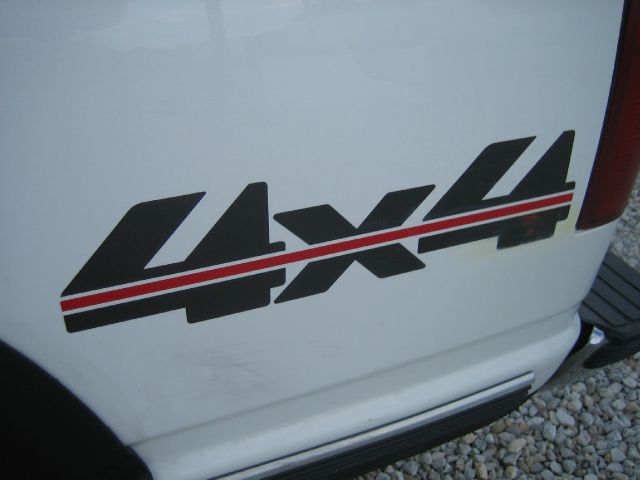 1999 Chevrolet K2500 LE Sedan