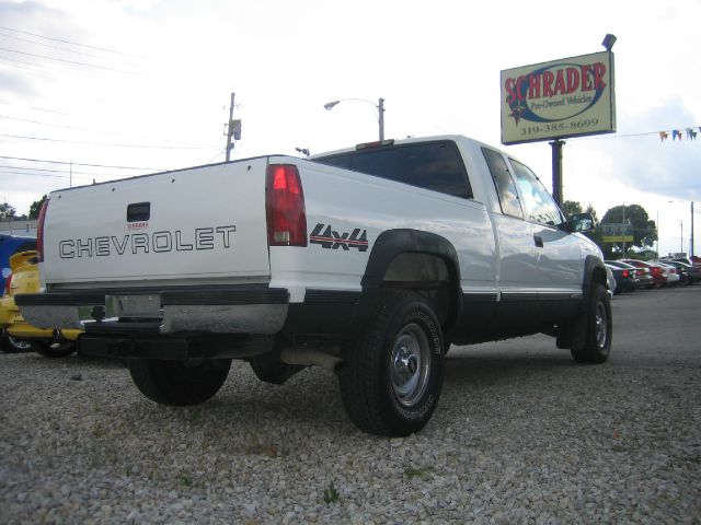 1999 Chevrolet K2500 LE Sedan