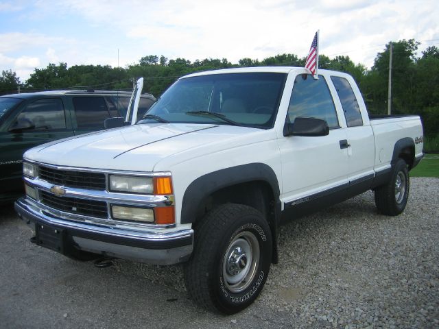 1999 Chevrolet K2500 LE Sedan
