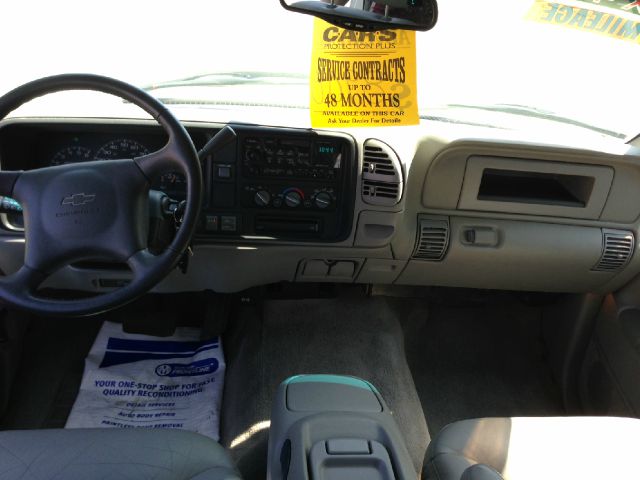 1999 Chevrolet K2500 4DR Luxury 4X4