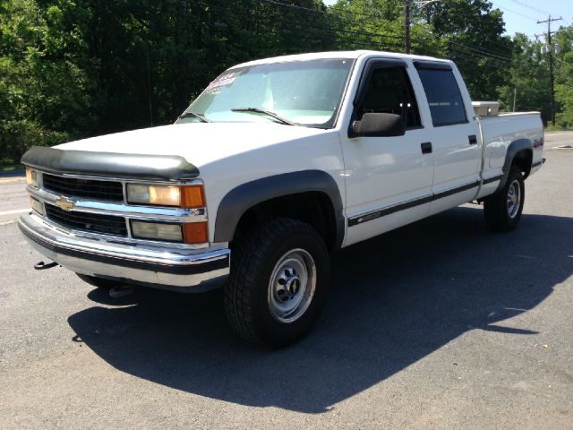 1999 Chevrolet K2500 4DR Luxury 4X4