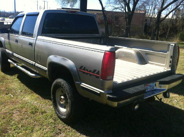 1999 Chevrolet K2500 4DR Luxury 4X4