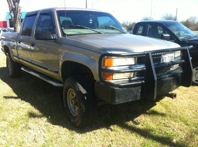 1999 Chevrolet K2500 4DR Luxury 4X4