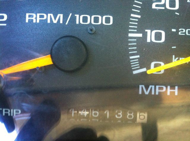 1999 Chevrolet K2500 4DR Luxury 4X4