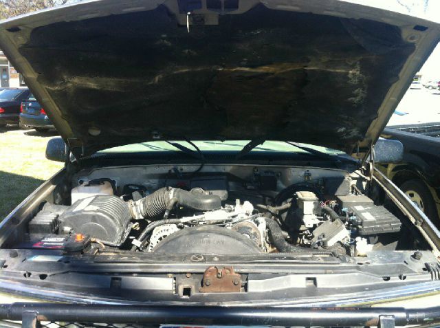 1999 Chevrolet K2500 4DR Luxury 4X4