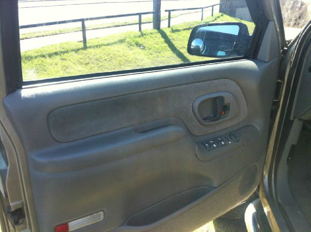 1999 Chevrolet K2500 4DR Luxury 4X4