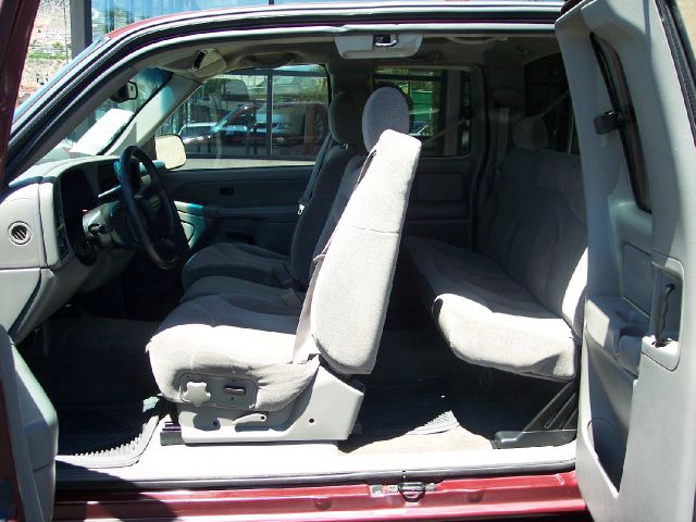 2000 Chevrolet K2500 LE Sedan