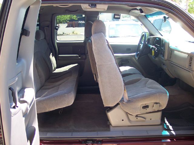 2000 Chevrolet K2500 LE Sedan