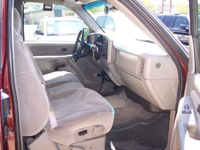 2000 Chevrolet K2500 LE Sedan