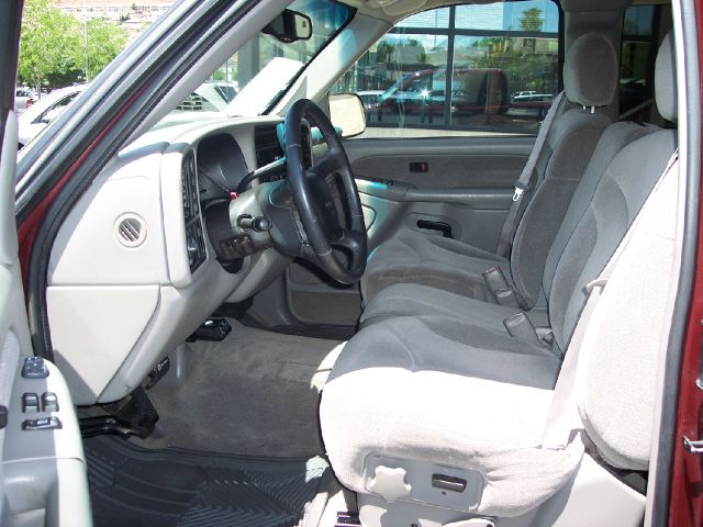 2000 Chevrolet K2500 LE Sedan