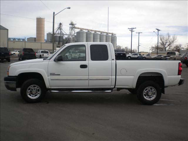 2004 Chevrolet K2500 SL1