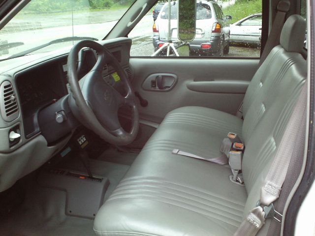 2000 Chevrolet K3500 Lariat - Crew Cab 4x4 Cap