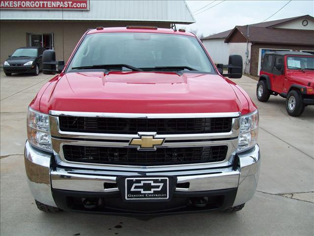 2007 Chevrolet K3500 4dr Sdn 3.2L Quattro Auto