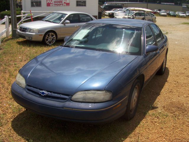 1995 Chevrolet Lumina 3.2 Sedan 4dr
