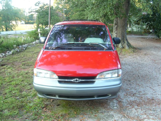 1995 Chevrolet Lumina Base