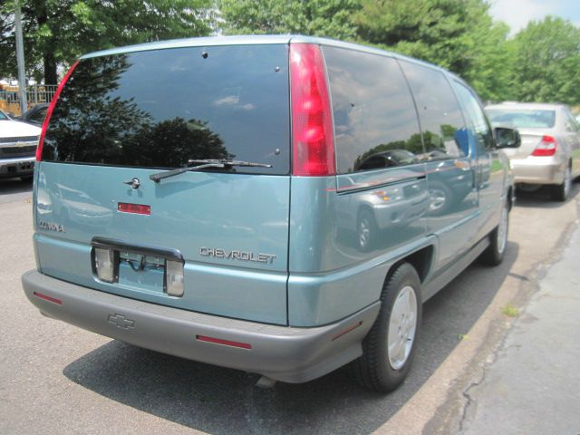 1995 Chevrolet Lumina Base